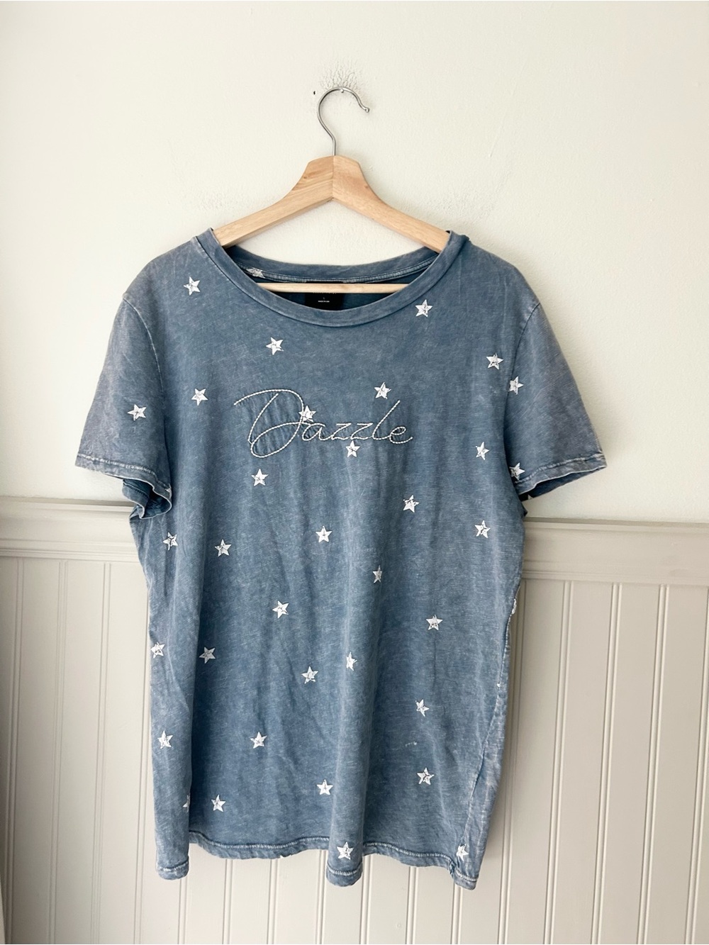 Blank Paige Blue Dazzle Star Graphic Short Sleeve Tee Size Large 100% Cotton